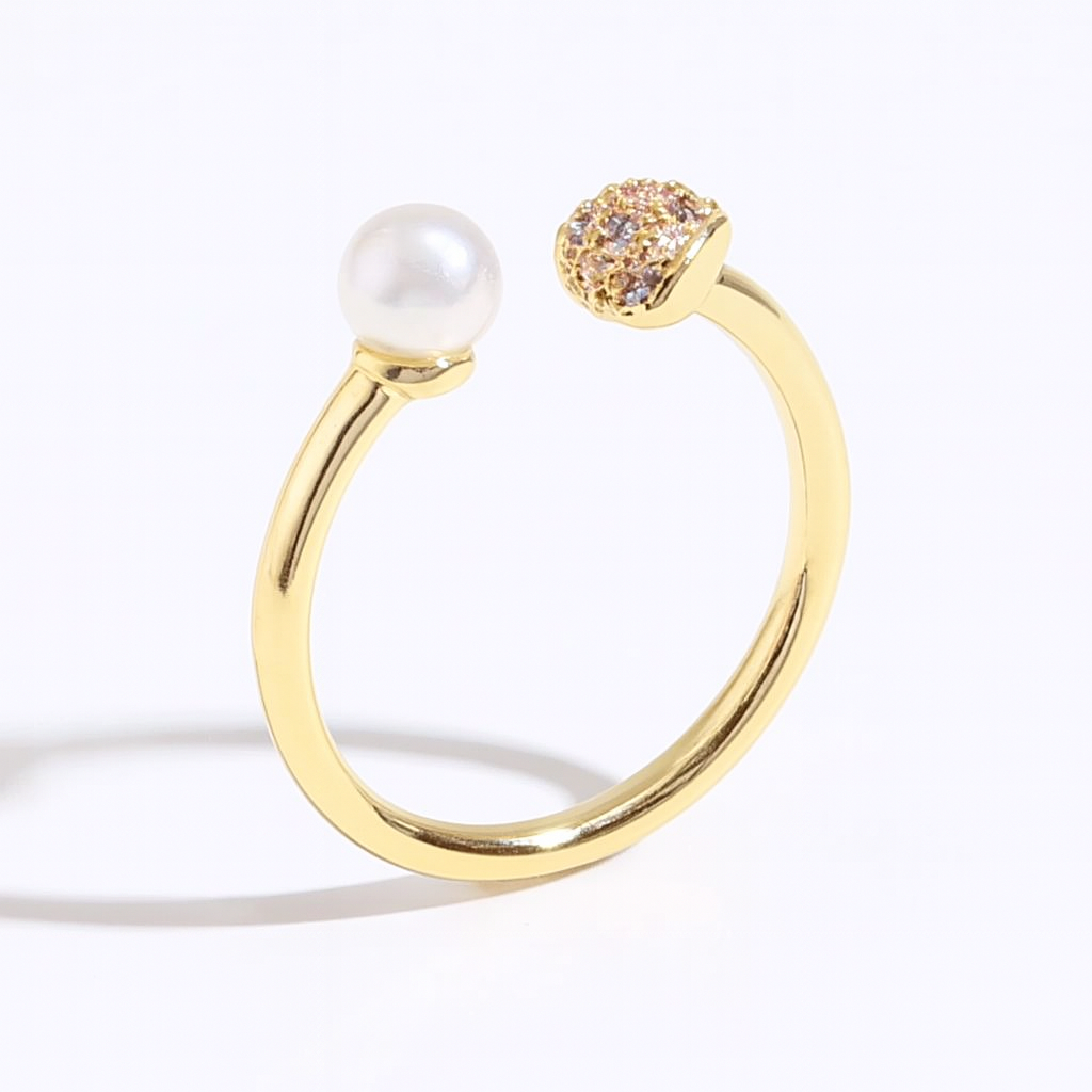 Luxe Pearl Crystal Ring
