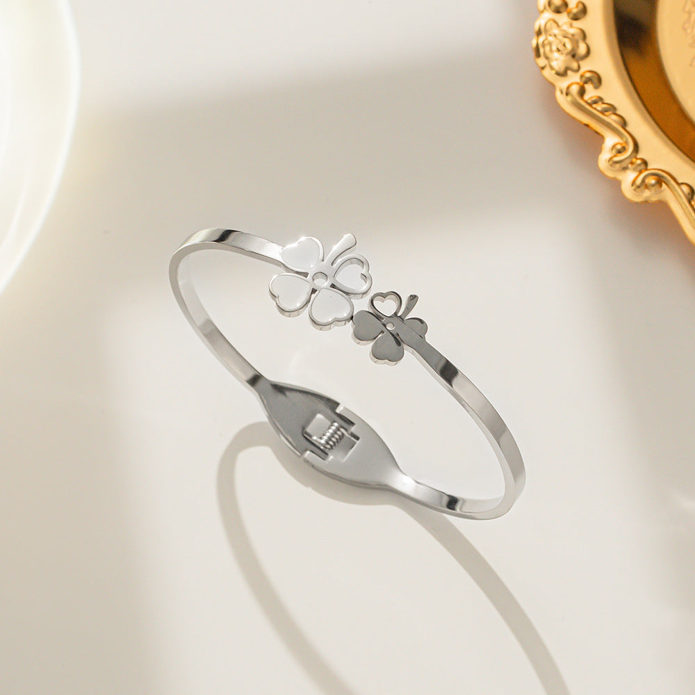 L’Étoile Luxe Gold Bangle