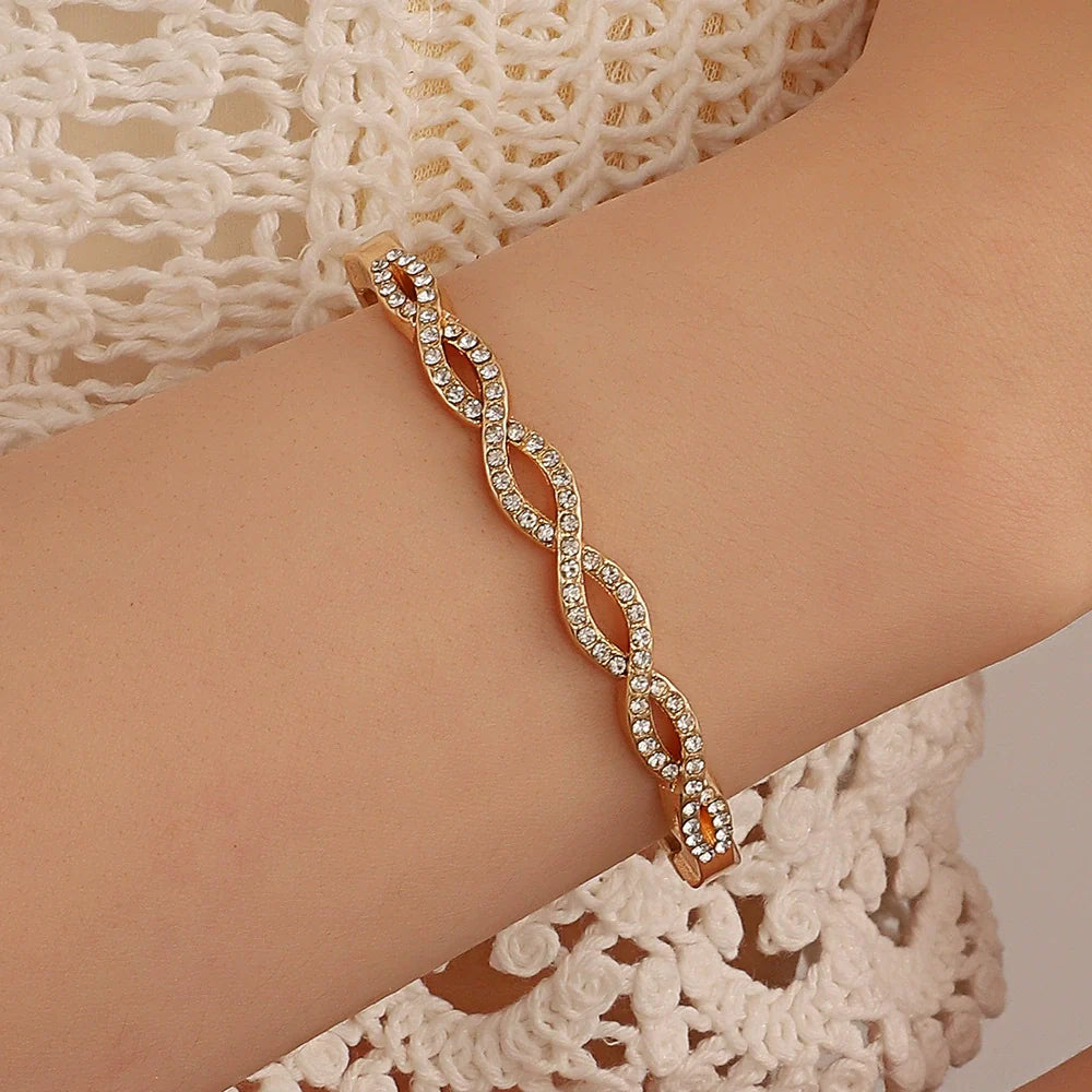 Eternal Star Twist Bracelet