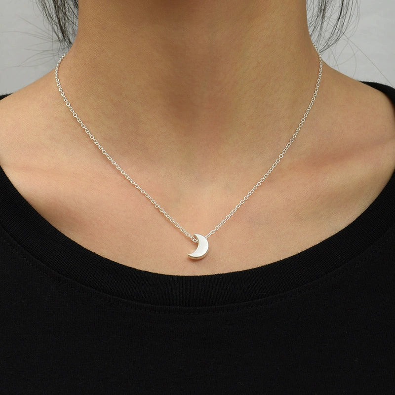 New Fashion Simple Thick Moon Pendant Necklace Retro Geometric Moon Clavicle Chain Women