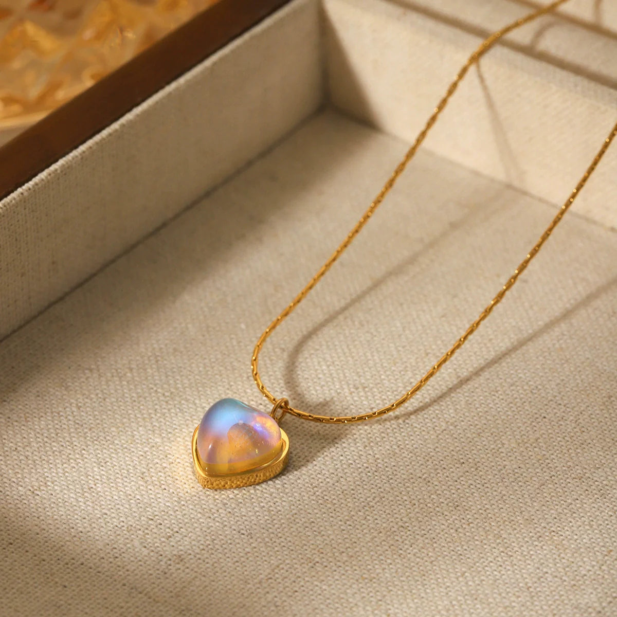 Stainless Steel Mixed Gem Inlaid Heart and Geometric Love Pendant Women'S Necklace with Regular Chain and Electroplating Treatment