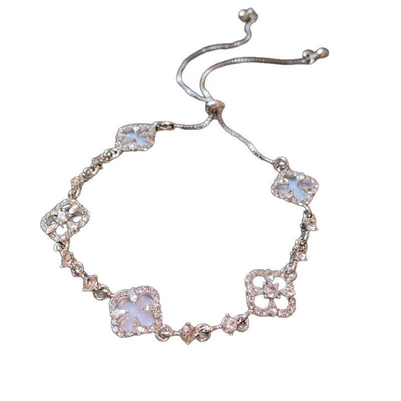 La Étoile Diamond Clover Bracelet