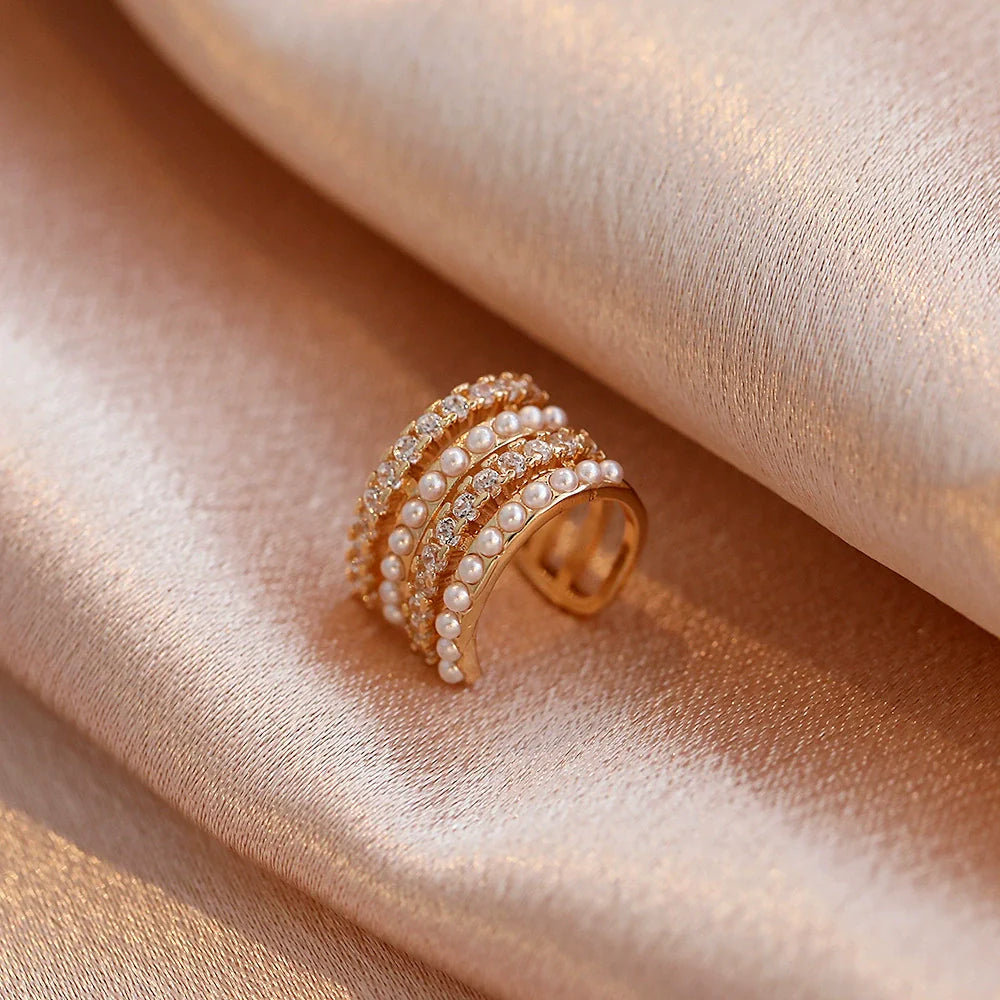 Wholesale Copper Pearls Multilayer Ear Clip Single Earrings for Women with Geometric Design and Pearl Setting