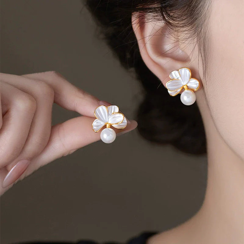 Wholesale Light Luxury Exquisite Versatile Earrings with Imitation Pearls Oil Drop Flower Design