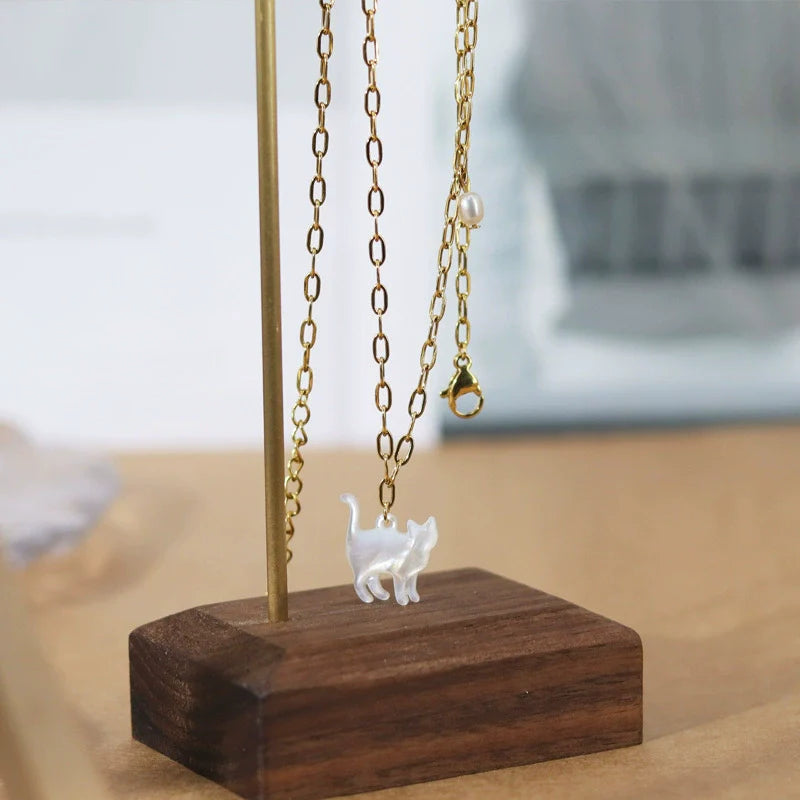Wholesale Women'S Childhood Style Animals Zodiac Shell and Freshwater Pearl Necklace with Titanium Steel Plated 18K Golden Regular Chain and Polishing Treatment