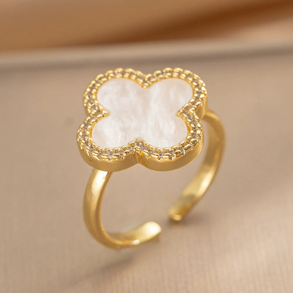 Wholesale Women's 18K Gold Plated Copper Ring with Micro Inlaid Zircon and Geometric Four Leaf Clover Design
