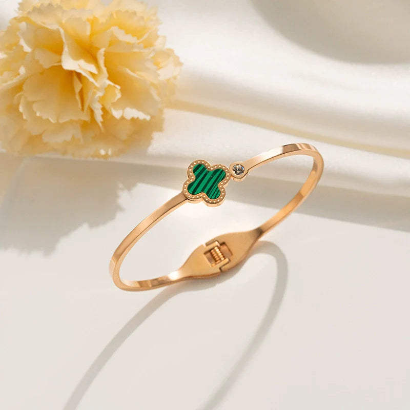 Wholesale Women'S Simple Titanium Steel Shell Acrylic Bracelet with Fourleaf Clover Pattern Inlaid with 18K Rose Gold