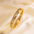 Women'S Stainless Steel Titanium Steel Bracelet with Fourleaf Flower and Gipsophila Pattern Vacuum Furnace Electroplated Highlevel Sense Nonfading