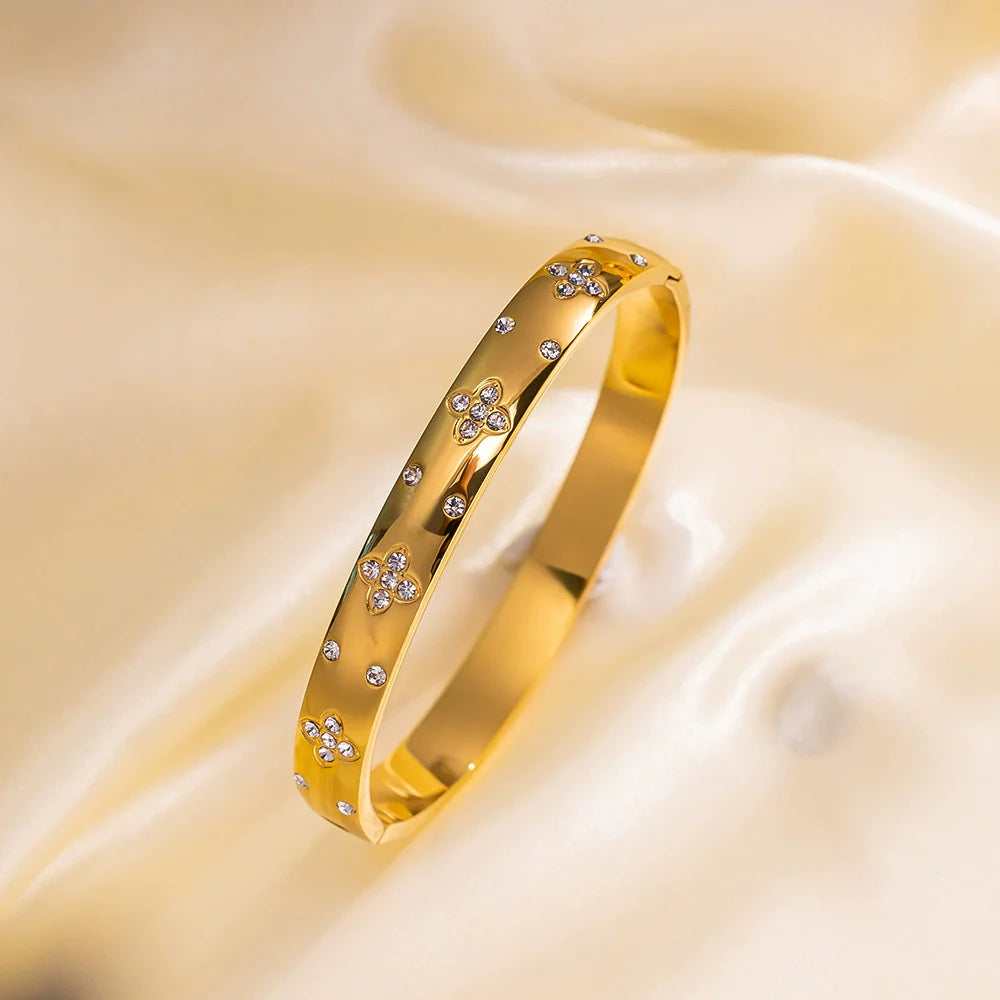 Women'S Stainless Steel Titanium Steel Bracelet with Fourleaf Flower and Gipsophila Pattern Vacuum Furnace Electroplated Highlevel Sense Nonfading