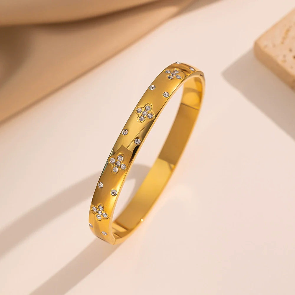 Women'S Stainless Steel Titanium Steel Bracelet with Fourleaf Flower and Gipsophila Pattern Vacuum Furnace Electroplated Highlevel Sense Nonfading